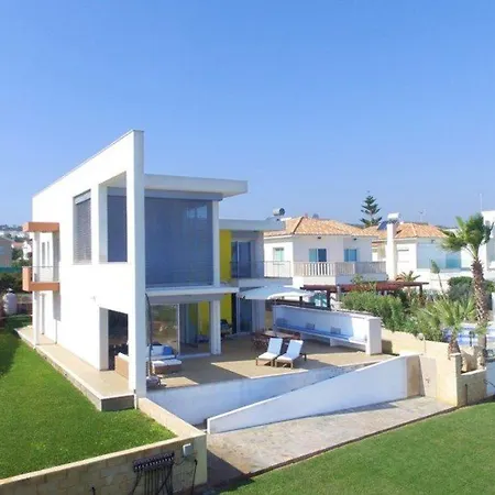 “imagine Renting This Luxury Villa” 50